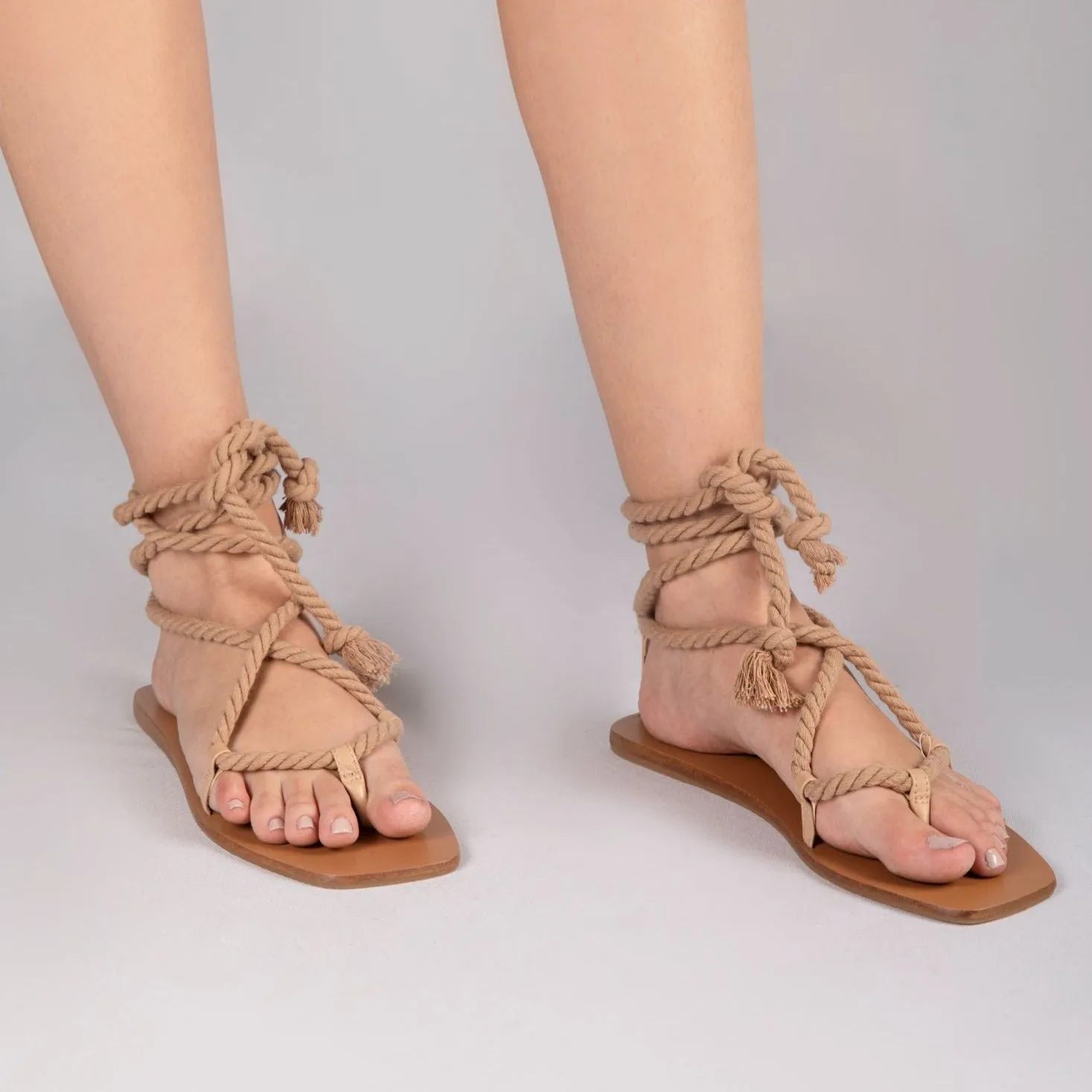 Arenisca Lace Up Flat Leather Sandals - Camel