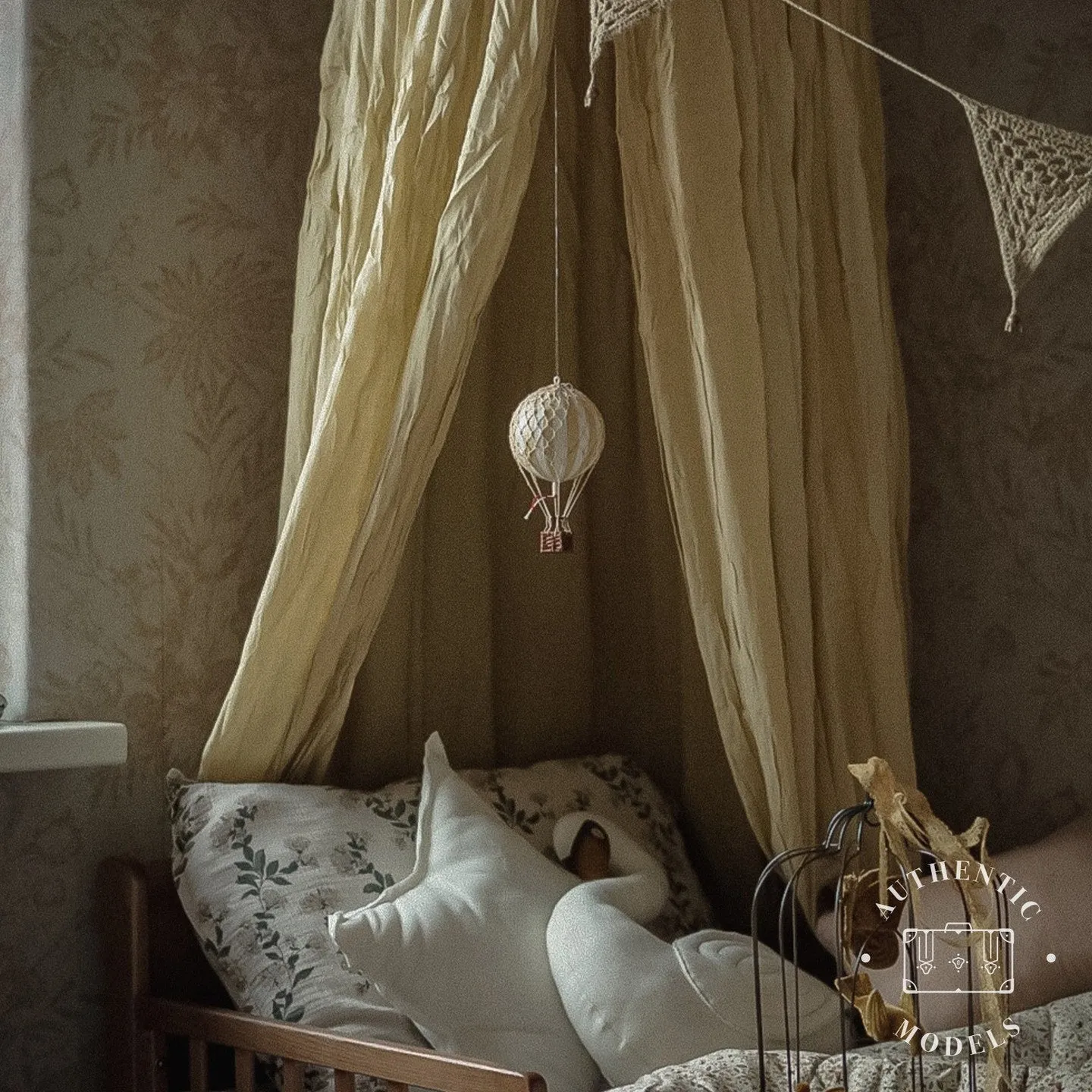 Authentic Models Royal Aero, Mint - Hot Air Balloon Hanging Decor - 56cm