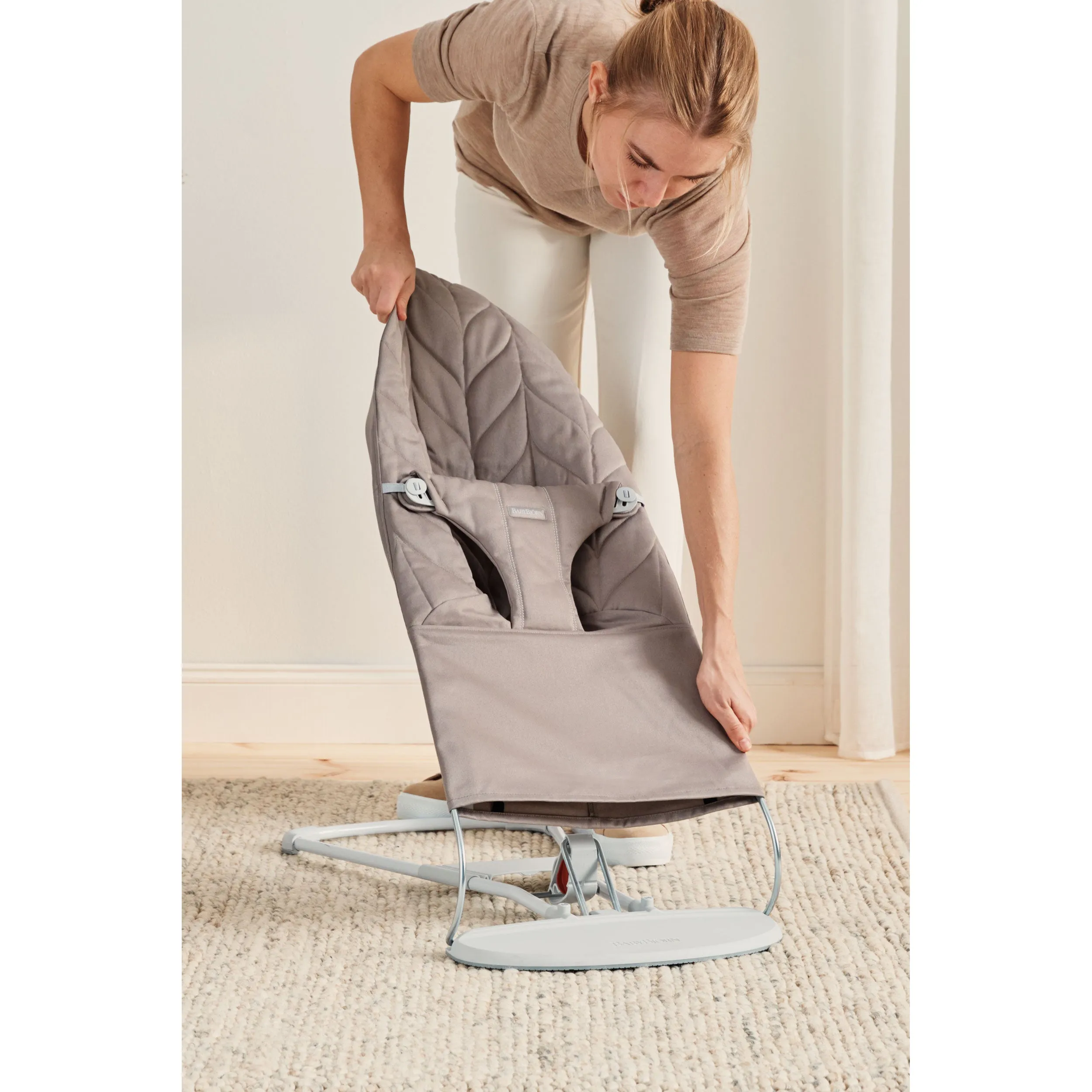 Bouncer Bliss Woven Petal Quilt - Sand Grey