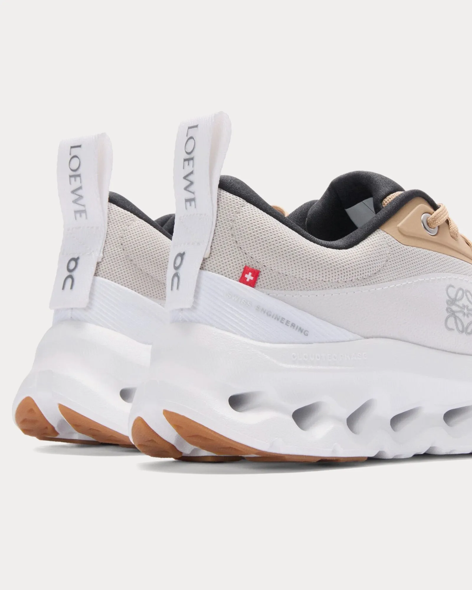 Cloudtilt 2.0 Tan / White / Gum Running Shoes