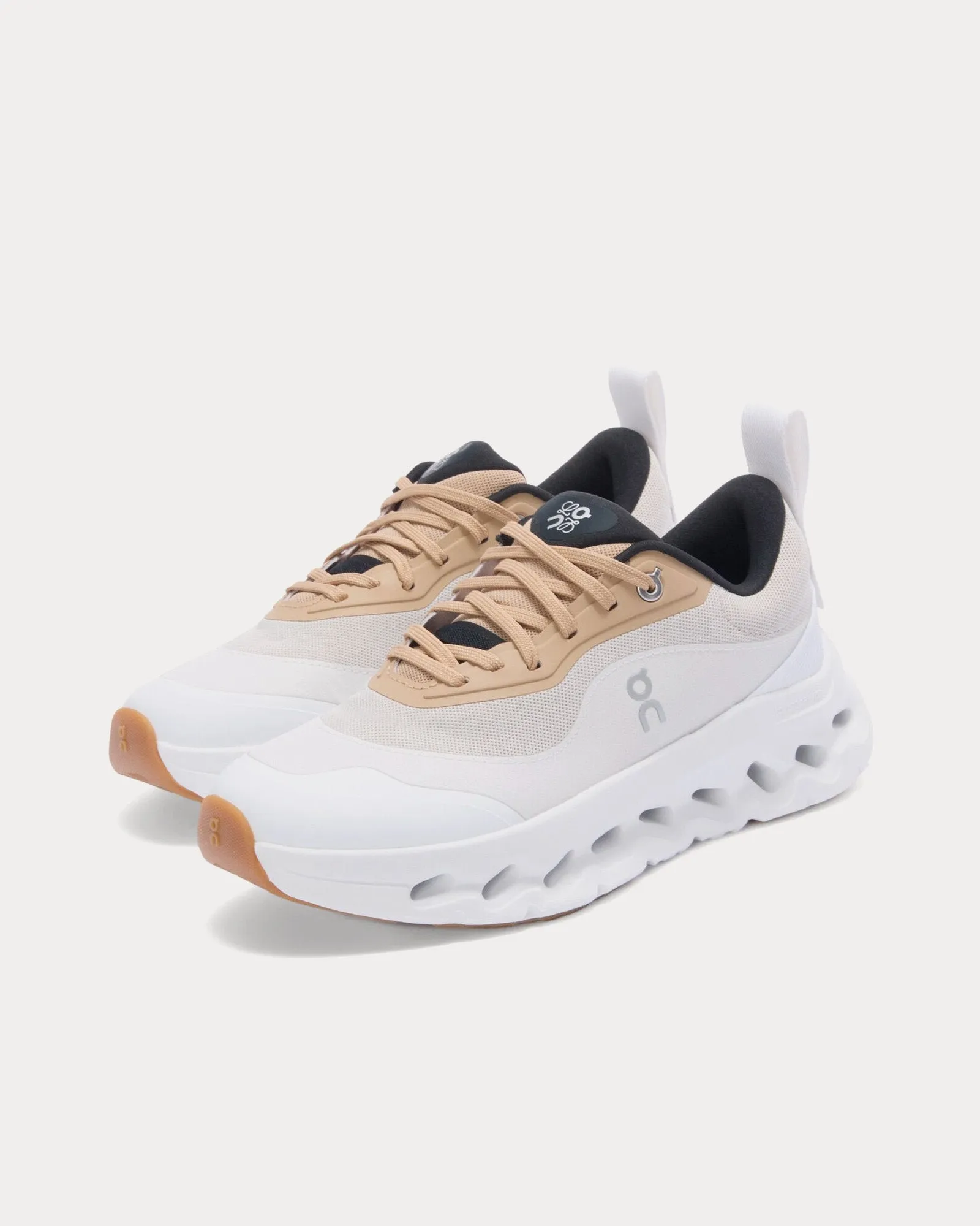 Cloudtilt 2.0 Tan / White / Gum Running Shoes
