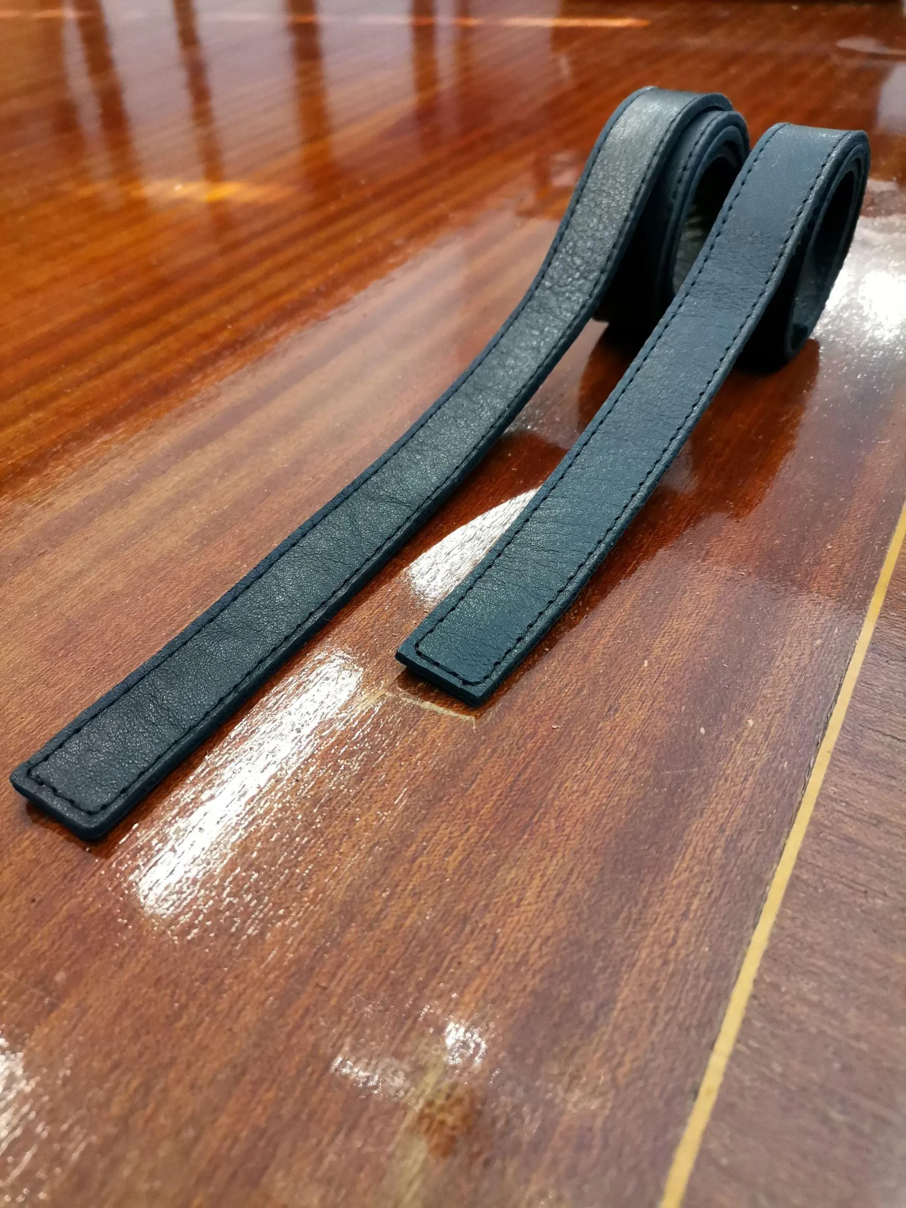 Double face stitched leather straps, Cow leather col. Black stitched straps thick 2,5mm (6,5 oz)