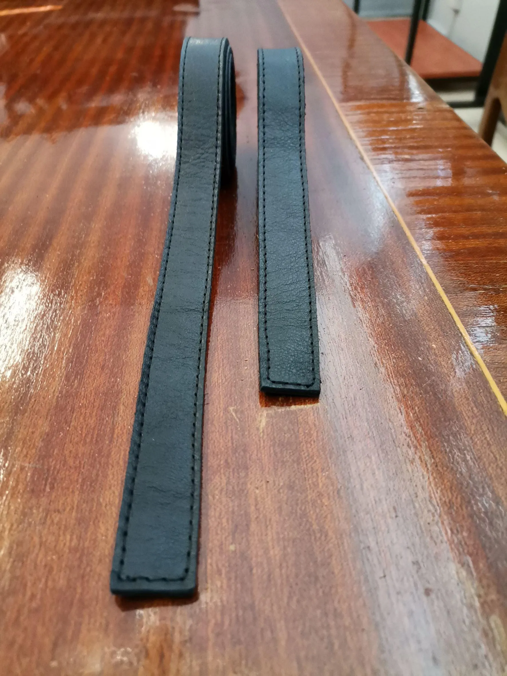 Double face stitched leather straps, Cow leather col. Black stitched straps thick 2,5mm (6,5 oz)
