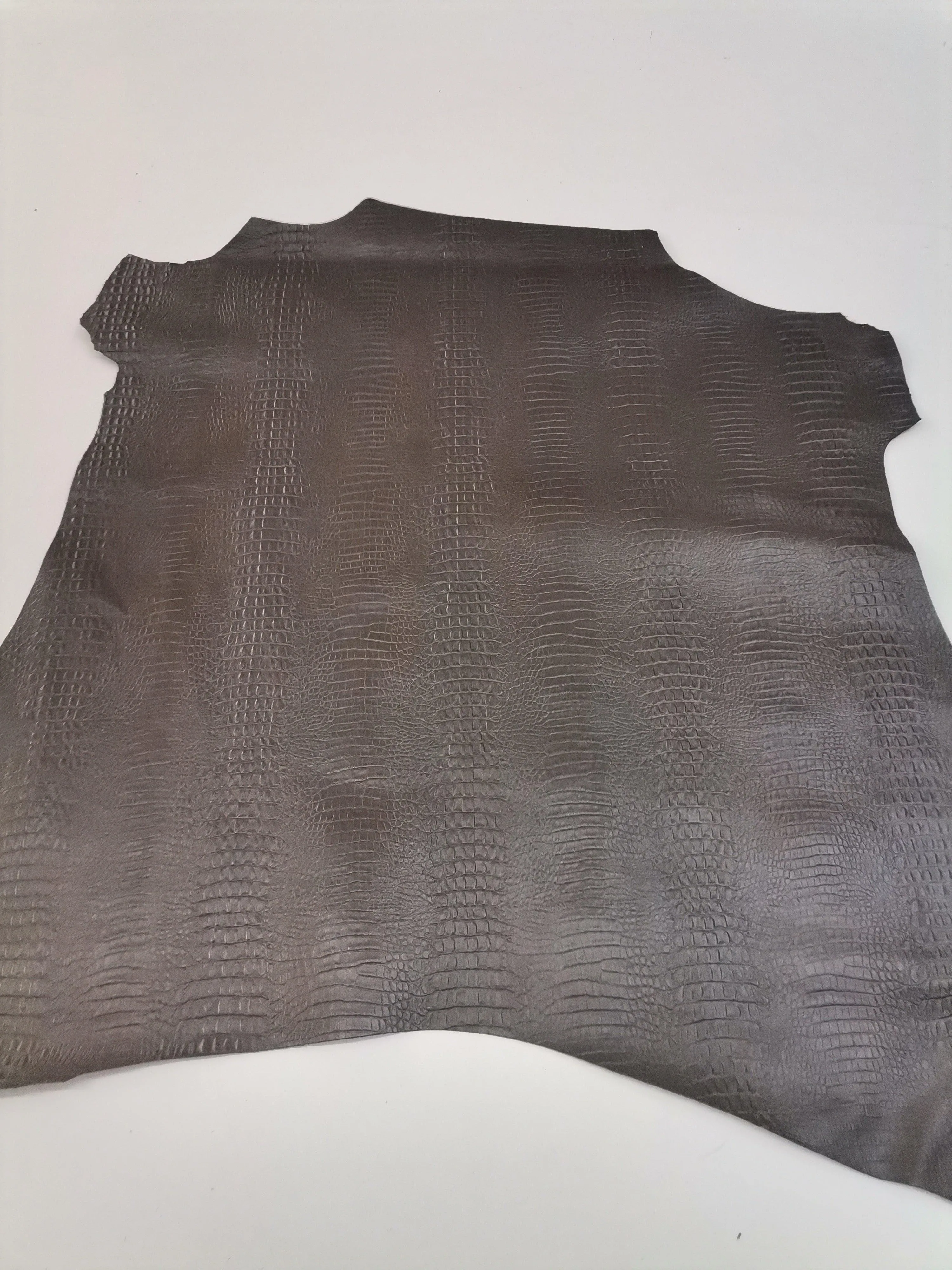 Goat leather embossed crocodile effect, Genuine goat skins printed small crocodile look, thickness 0,8mm(2 oz)