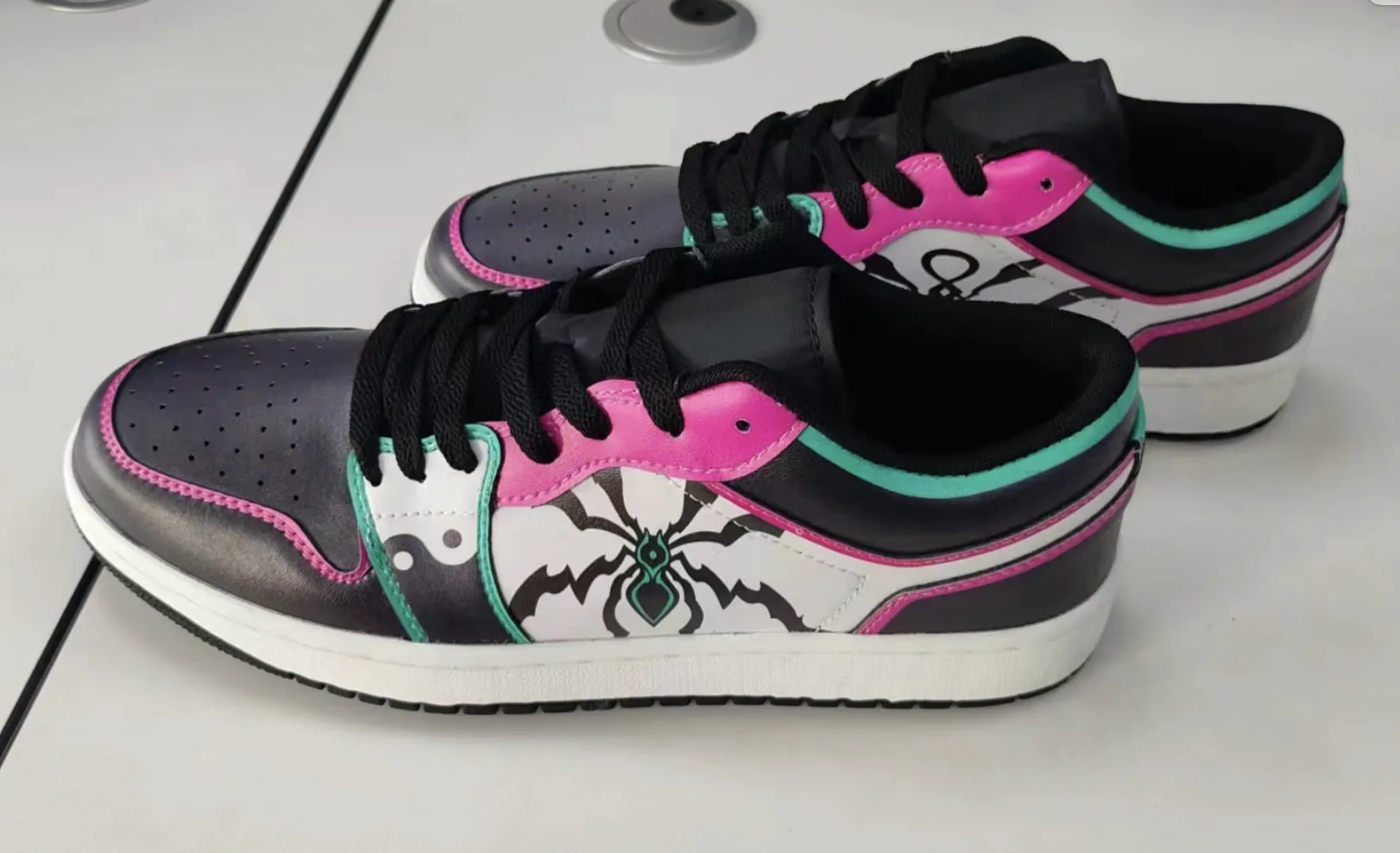 Juri "SIN" Equil Low Kicks