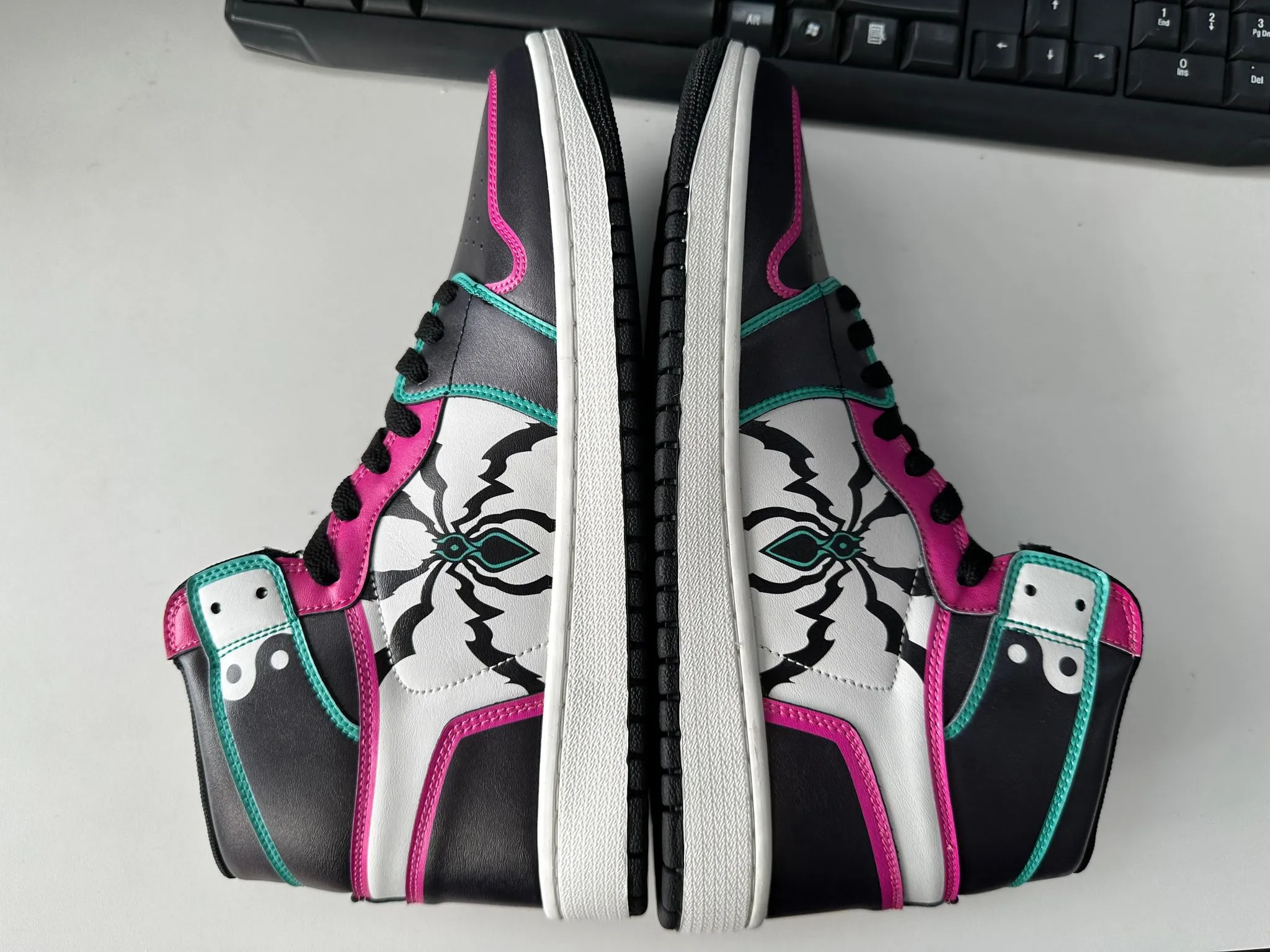 Juri "SIN" Equil Street Kicks [V1]