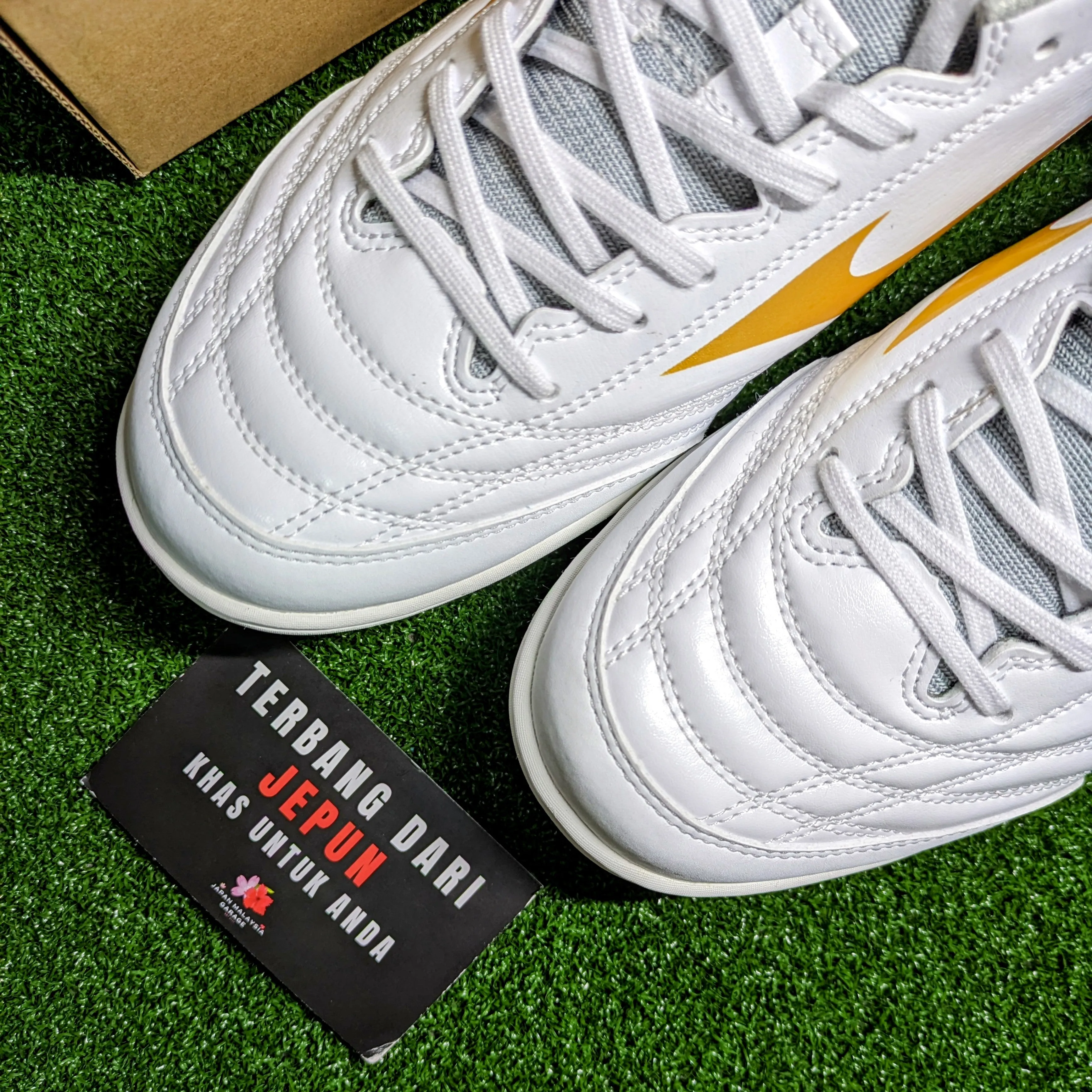 Mizuno Monarcida Neo Sala Pro TF(White/Gold)