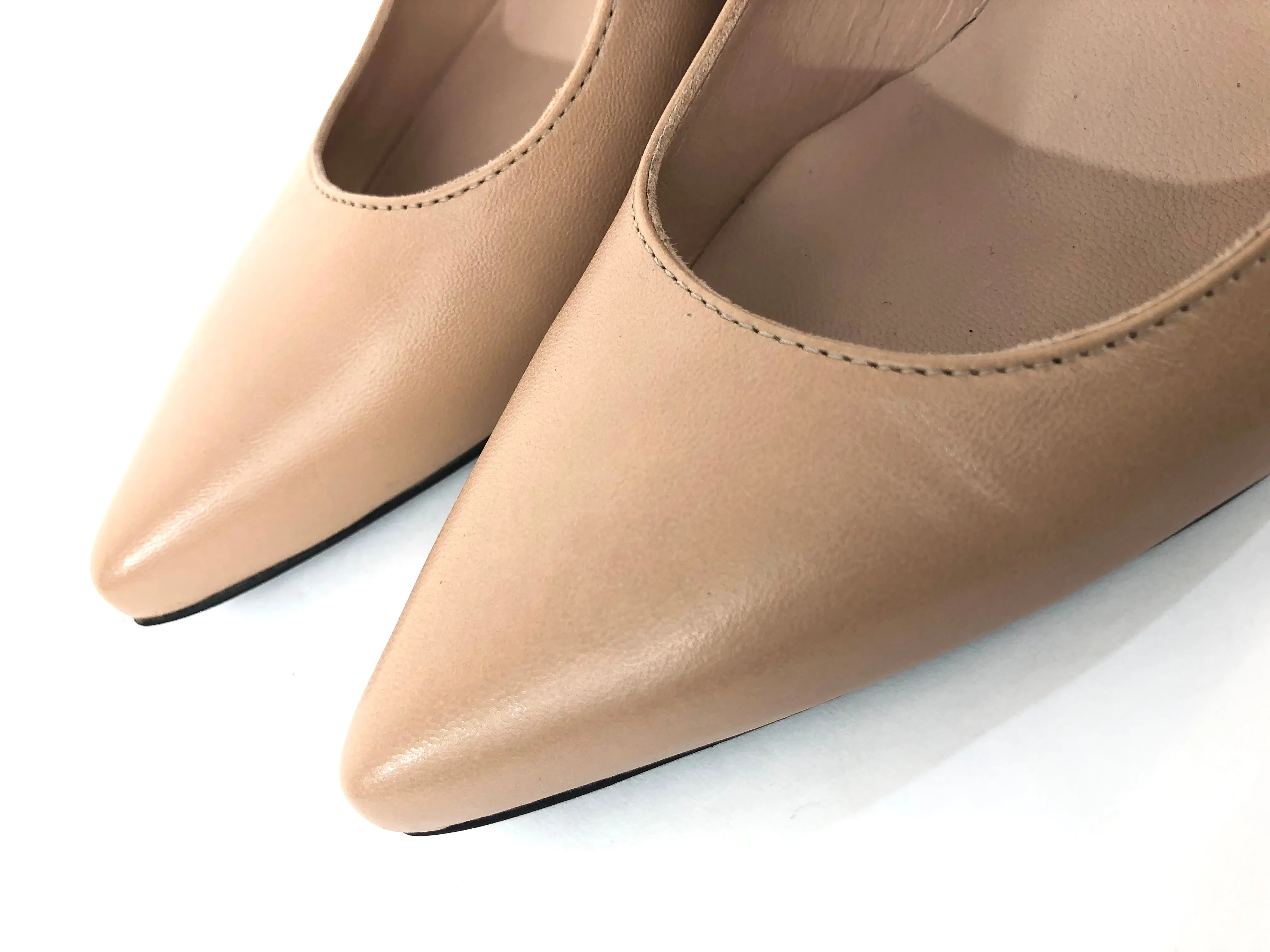 Tan Achilles Tied Leather Pumps | Size US 7.5 - SP 7.5