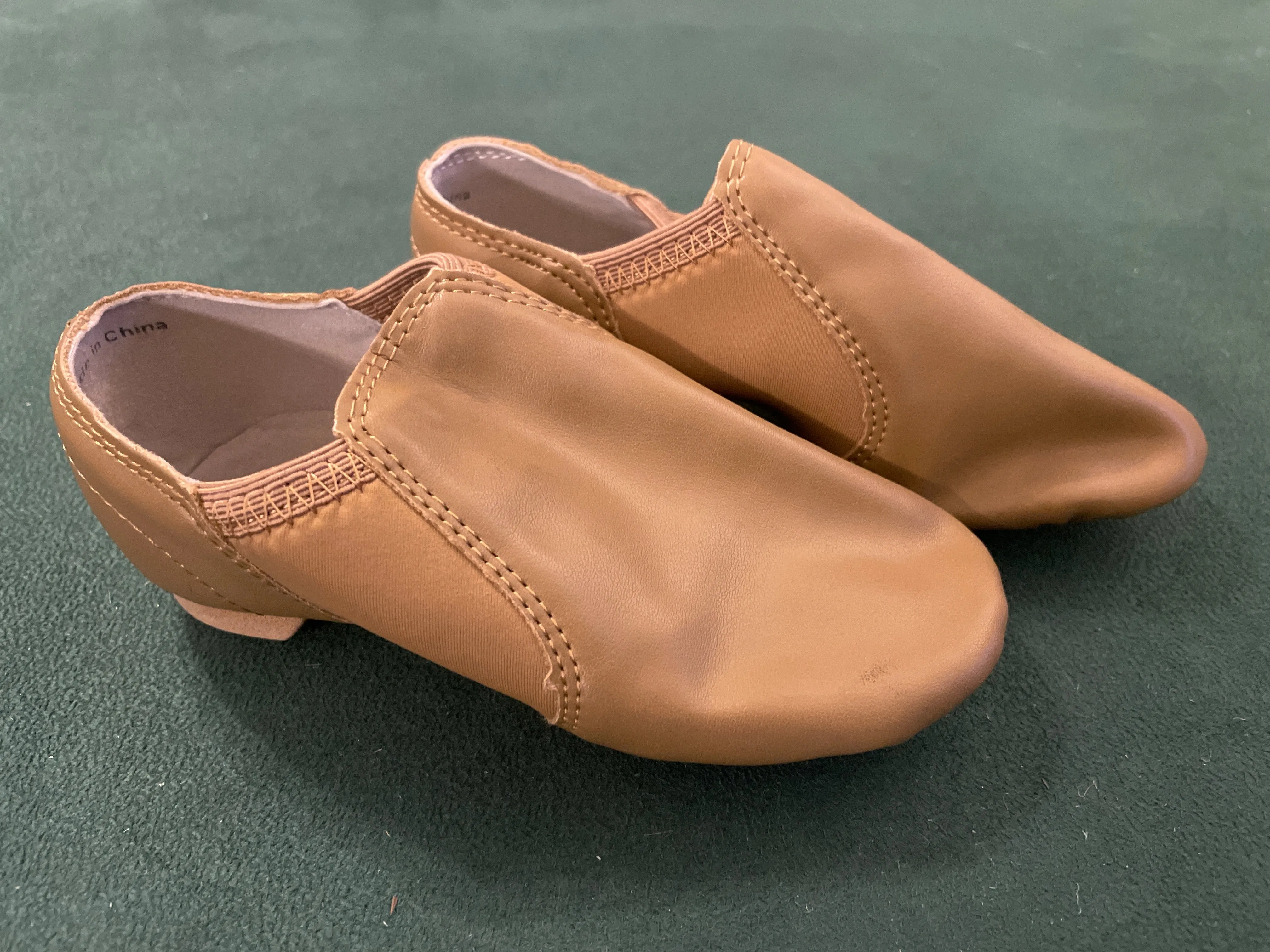 tan Dance Jazz shoes size 8 - size Shoes:           8 & 8.5 (Little Kid)